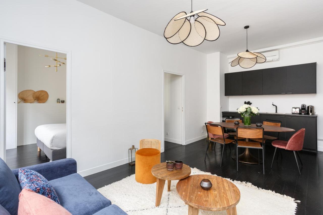 Apartment Habitat Parisien - Ponthieu Champs Elysees Paris